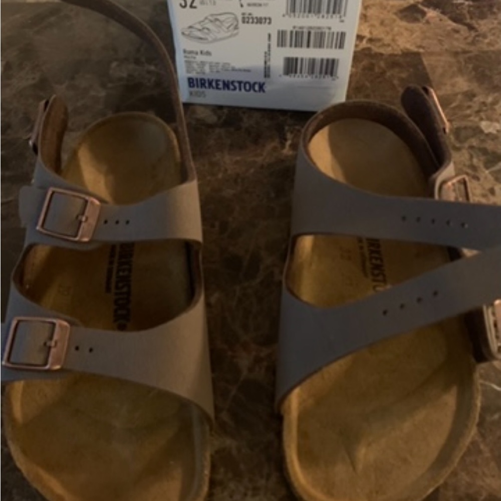 New Roma Birkenstock sandals size 32